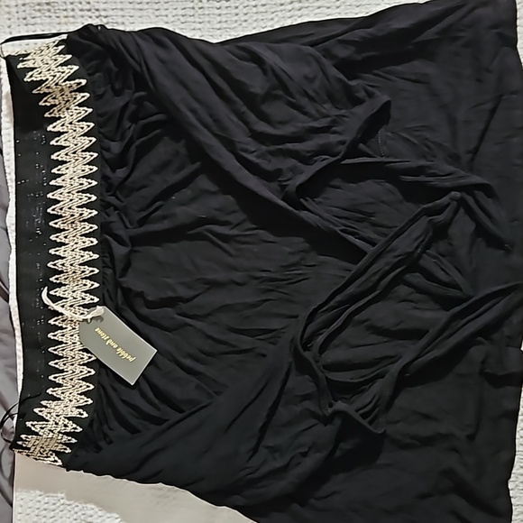 Pebble and stone shirt large black with stich design - Picture 2 of 3